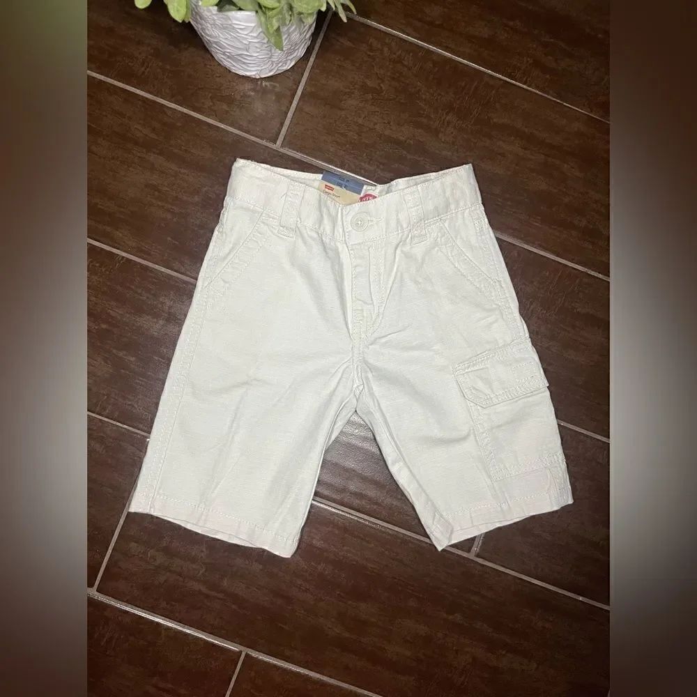 Levi’s Cargo khaki shorts sz 3T